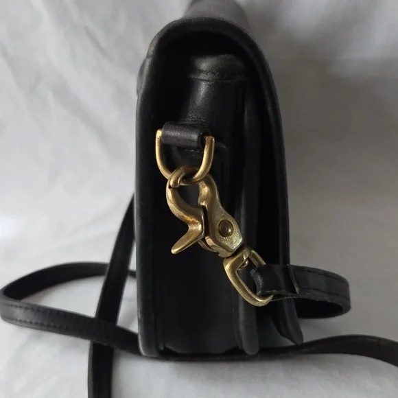 Vintage Leather Coach Pocket Purse 9755 - Picture 3 of 16